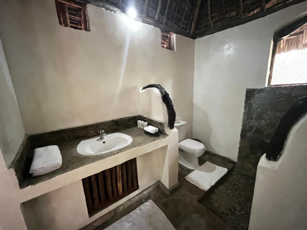 Lemara Eco Camp Hotel Kisaki Bagian luar foto