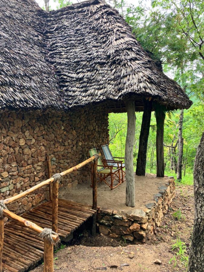 Lemara Eco Camp Hotel Kisaki Bagian luar foto